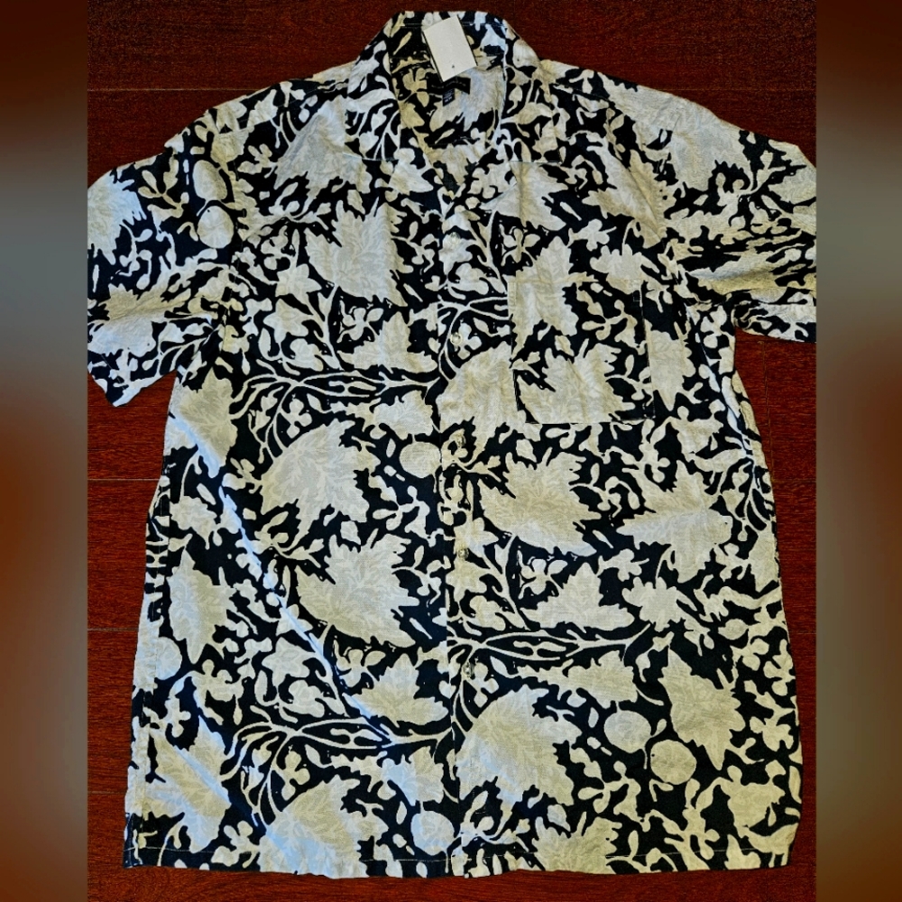 Club Monaco Short Sleeve Shirt